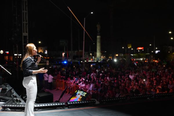 Encabeza Carmen Lilia Canturosas campechaneada 2026; más de 15 mil neolaredenses celebran el 178 aniversario de Nuevo Laredo
