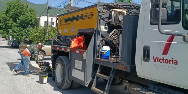 Llega programa de bacheo a colonias Lucio Blanco y Emilio Caballero
