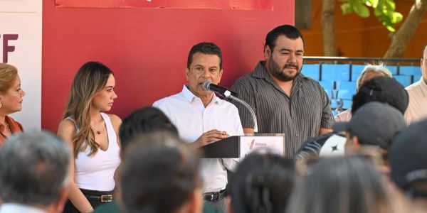 Inicia alcalde Lalo Gattás  nueva obra asfáltica en la  Ampliación Las Playas