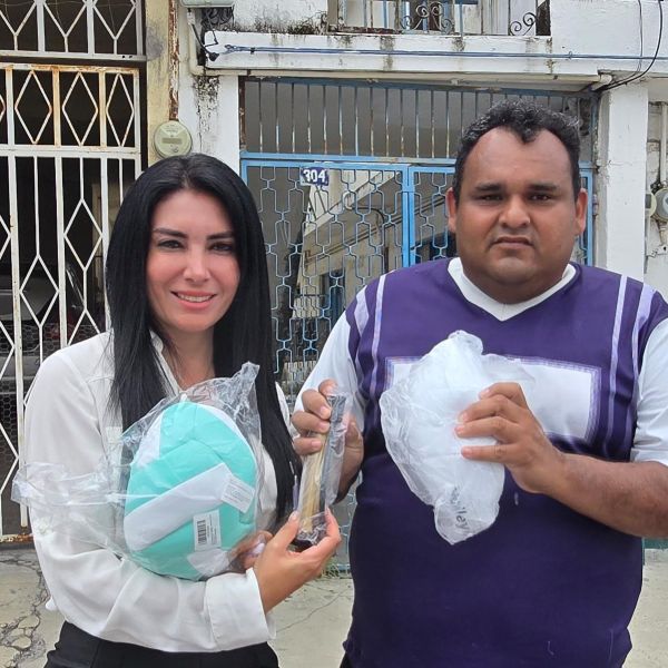 Astrid Sontoya lleva apoyo y cercanía a familias del ejido La Vega
