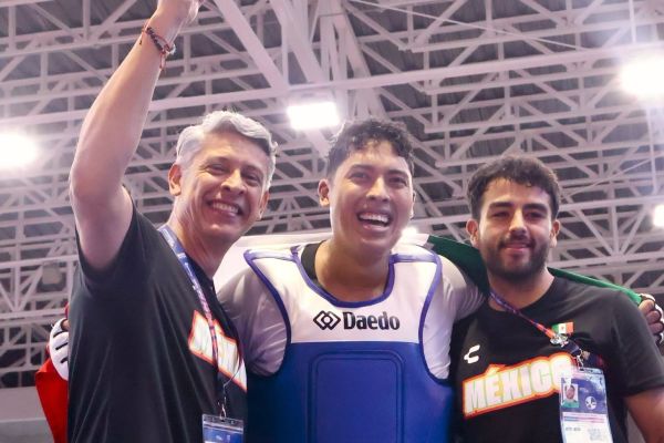 Taekwondin Carlos Sansores gana oro en juegos Centroamericanos