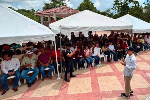 Privilegios de expresidentes terminaron para llevar apoyos al pueblo, afirma JR