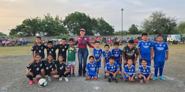 En el Ejido El Triunfo, Astrid Sontoya Müller sigue respaldando el deporte