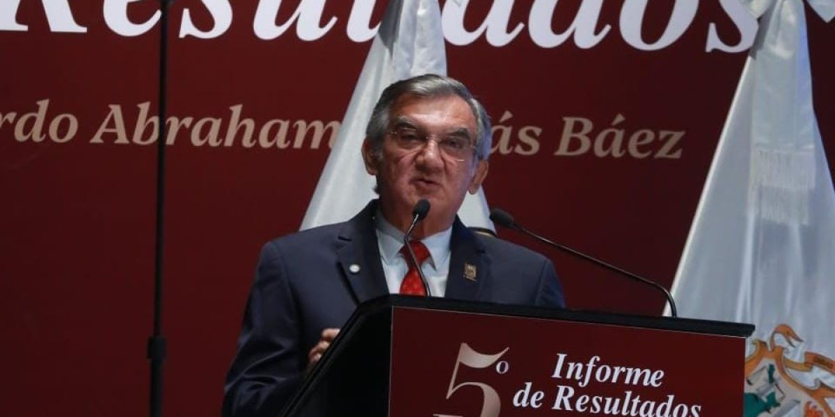 Américo exhibe a su gabinete