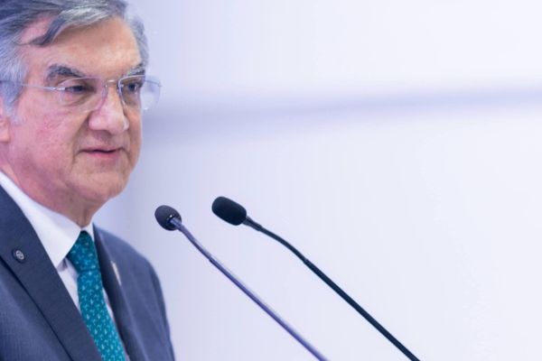 Américo retoma gira, le faltan 21 municipios 