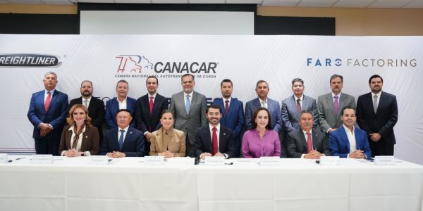 Alcaldesa Carmen Lilia Canturosas refrenda compromiso con sector transportista