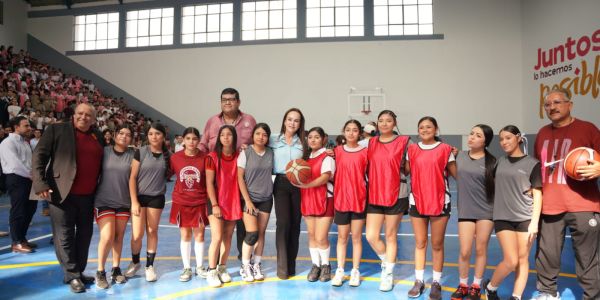 Escuadrón 201 vuelve a ser un espacio digno para el deporte y la comunidad; maestros y estudiantes destacan obra del gobierno municipal