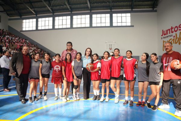 Escuadrón 201 vuelve a ser un espacio digno para el deporte y la comunidad; maestros y estudiantes destacan obra del gobierno municipal