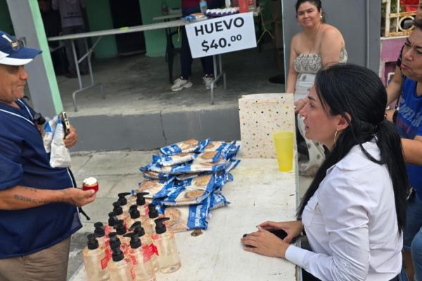 Astrid Sontoya acerca servicios y economía familiar a las colonias de El Mante