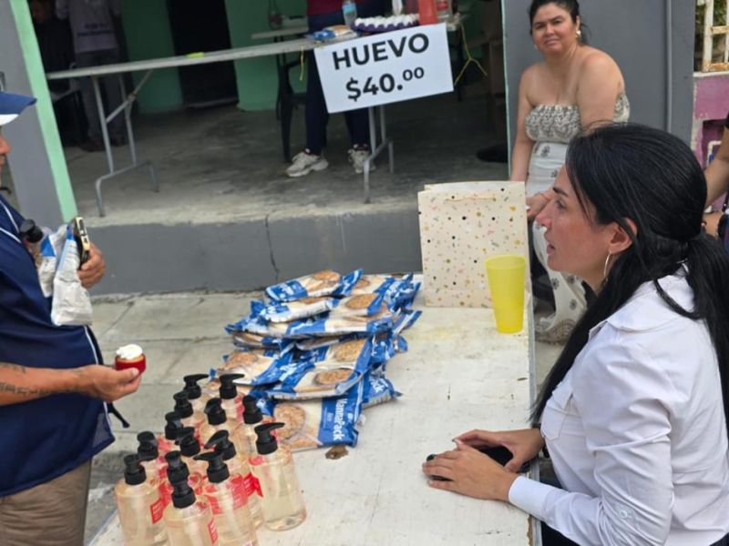 Astrid Sontoya acerca servicios y economía familiar a las colonias de El Mante