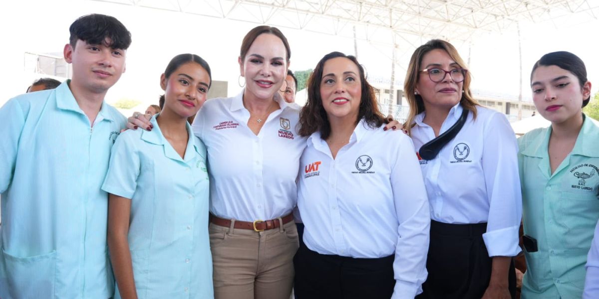 Carmen Lilia fortalece apoyo a universitarios con beca para titulación profesional