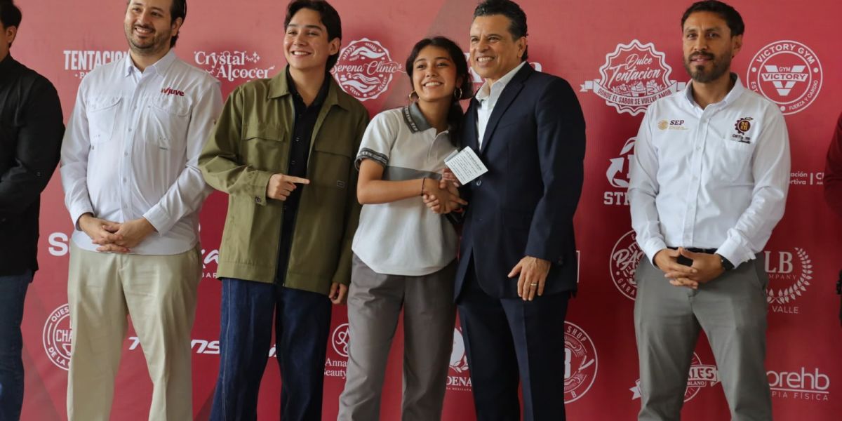 Reciben estudiantes del CBTIS 119 tarjeta jóven del IVJUVE