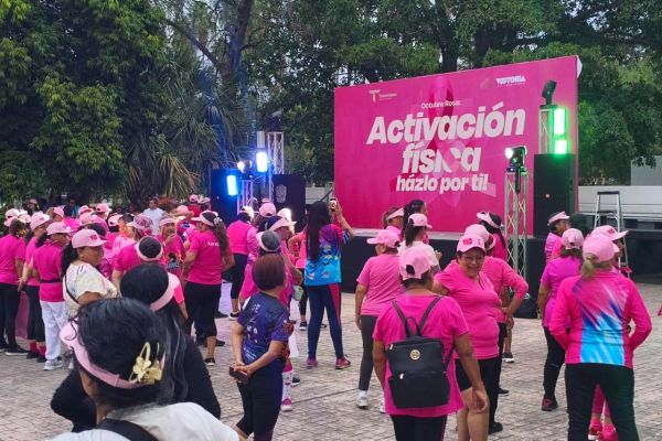 Con mega zumbatón promueve gobierno de Victoria prevención contra el cáncer de mama