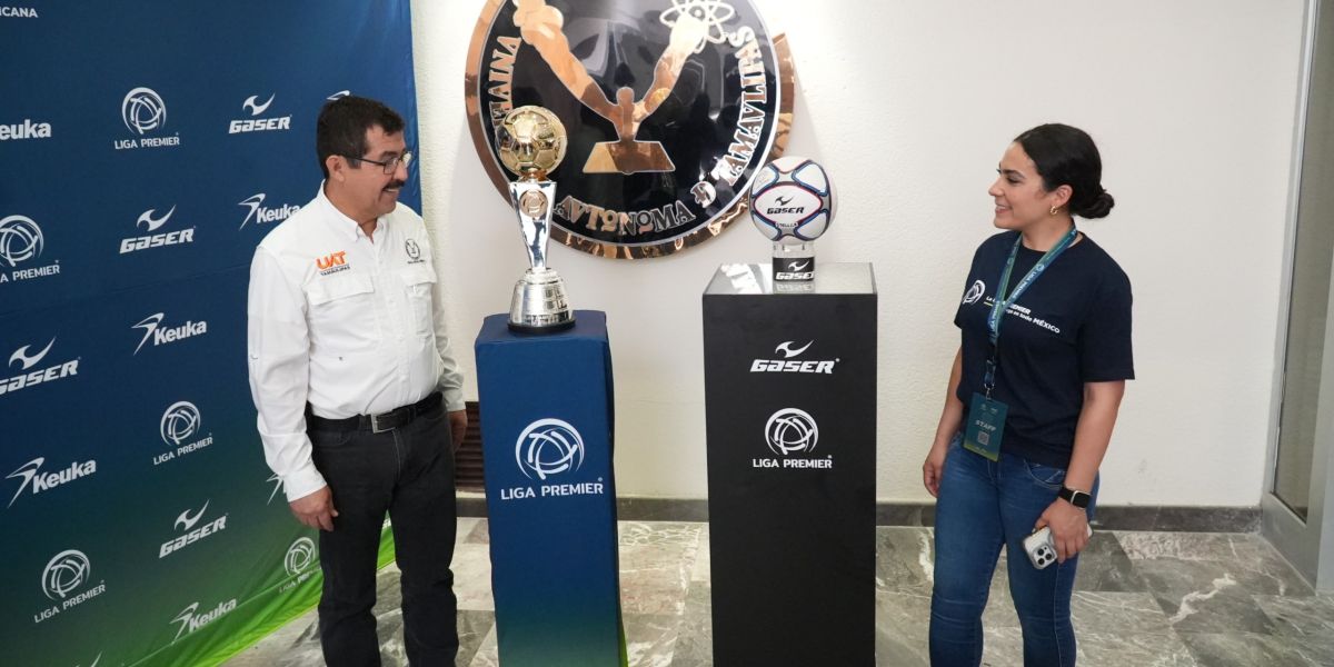 Recibe el rector Dámaso Anaya el Tour del Trofeo de la Liga Premier Mx