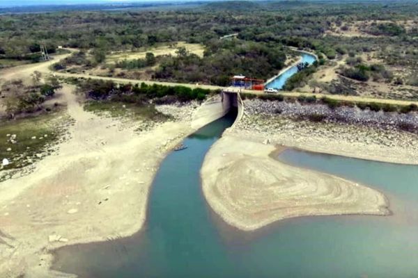Luz y sombra por agua; drama en la zona norte