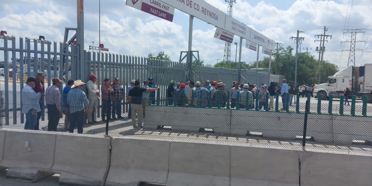 Sorgueros bloquean el Puente Pharr tras romper tregua en Tamaulipas