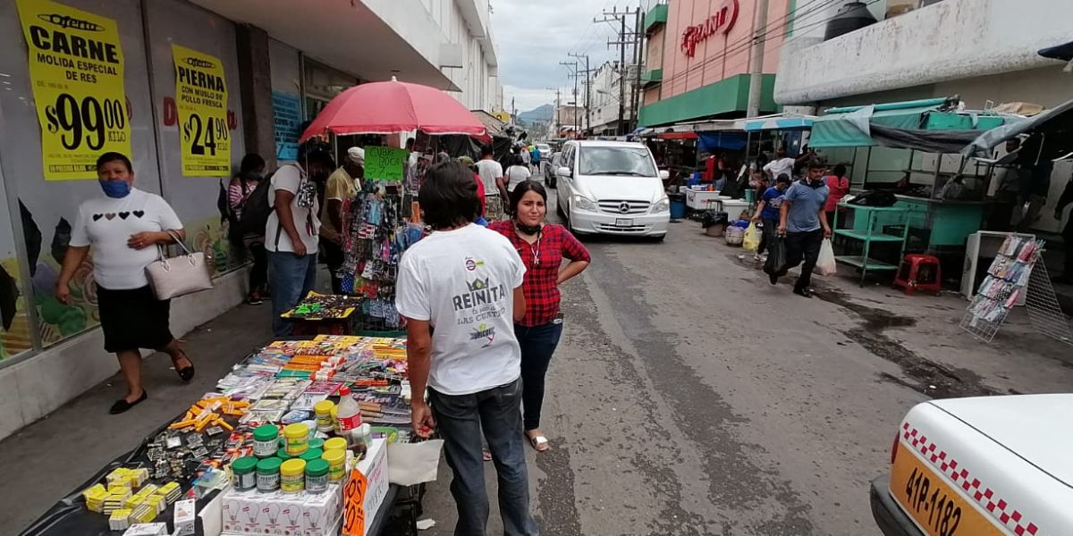 Buscan dar seguridad y respaldo legal a  comerciantes de parques en Victoria