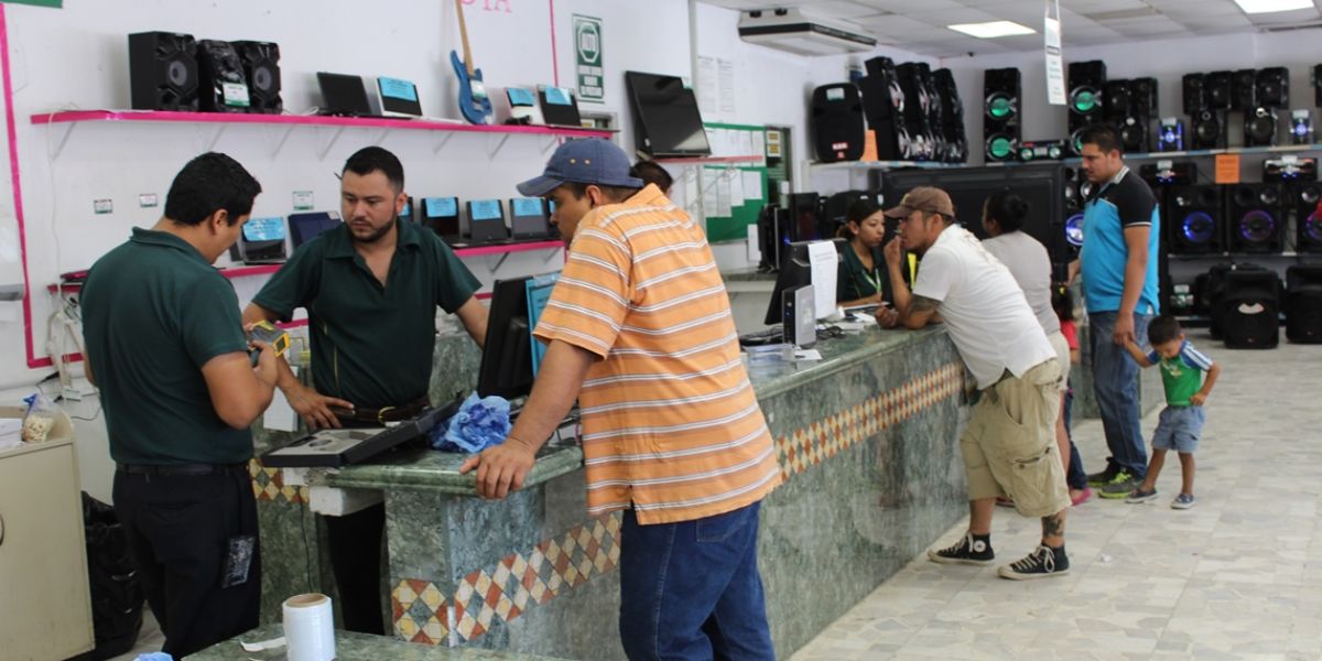 Obreros recurren al empeño para viajar; CROC