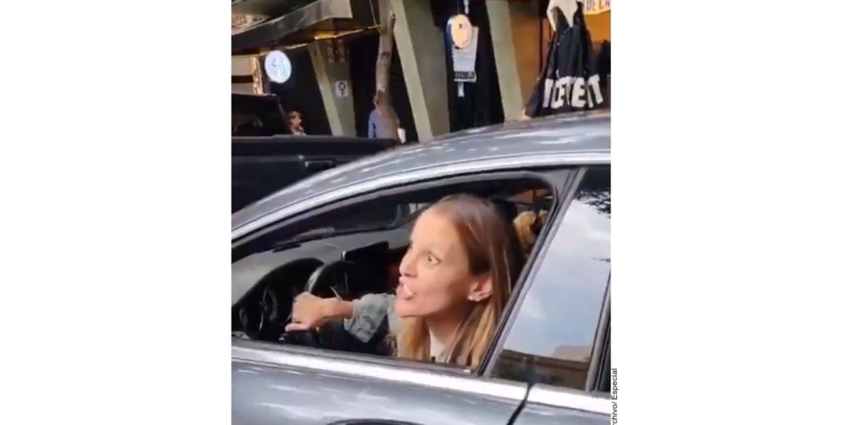 Arrojan líquidos e insultan  a ‘Lady Racista’