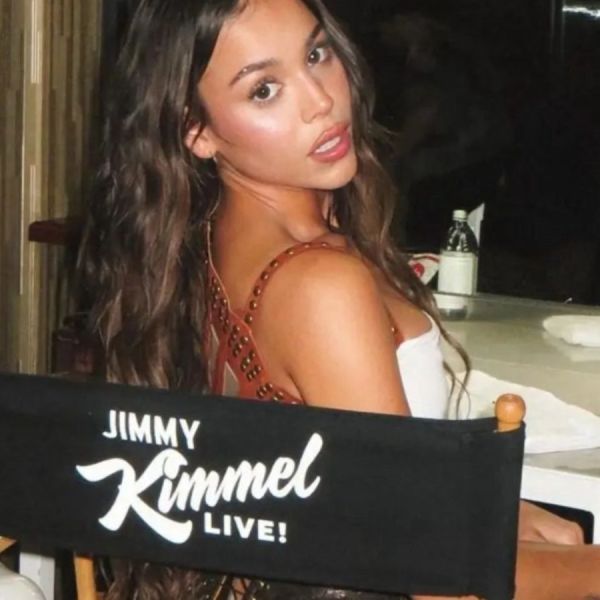 Danna lleva el pop mexicano al escenario de Jimmy Kimmel por primera vez