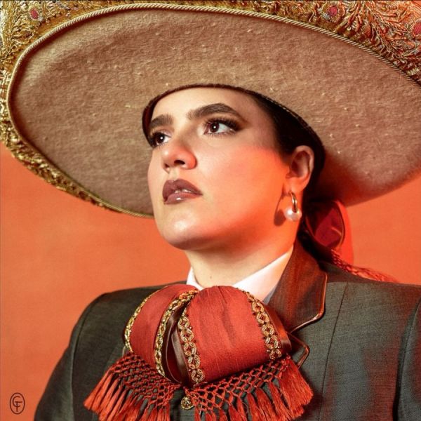 CAMILA FERNÁNDEZ SE CONSOLIDA CON ‘LA FERNÁNDEZ’:  un álbum lleno de fuerza, emociones y raíz mexicana