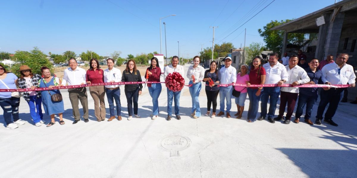 Alcaldesa CarmenLilia Canturosas entrega obras de pavimentación en la colonia 150 aniversario