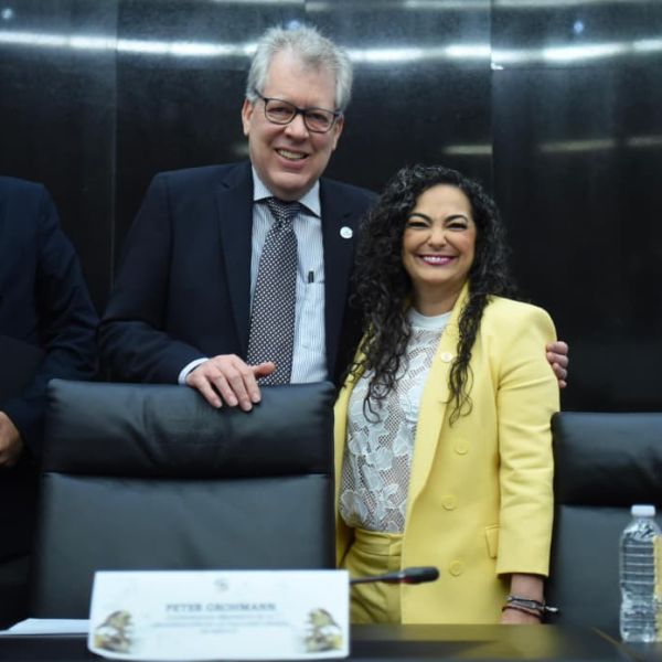 Los jóvenes contribuyen al presente y futuro de nuestro país: Senadora Olga Sosa Ruíz