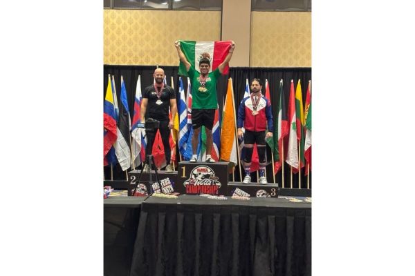 César Vallejo se corona Campeón Mundial de Halterofilia en Las Vegas