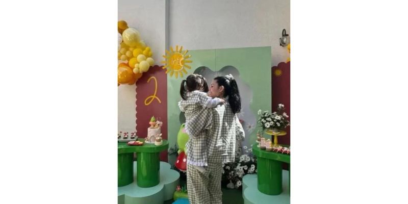 Así celebró Cazzu el segundo cumpleaños de su hija Inti