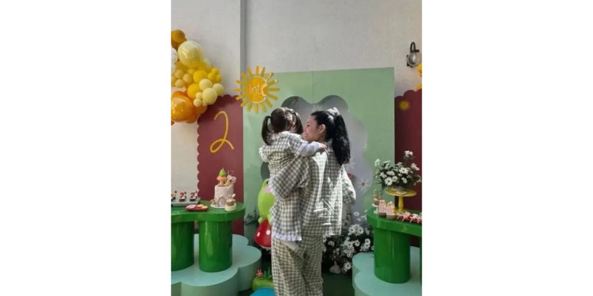 Así celebró Cazzu el segundo cumpleaños de su hija Inti