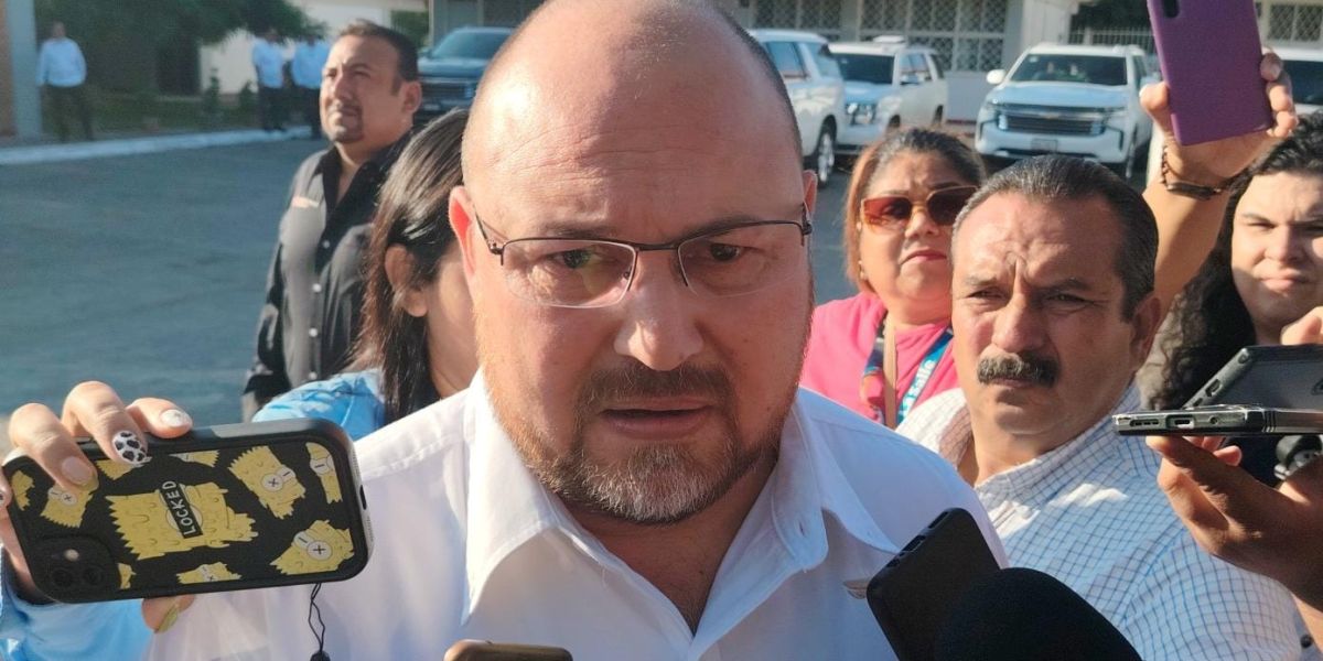 Otra vez, Héctor Villegas niega salida de la Secretaría General de Gobierno