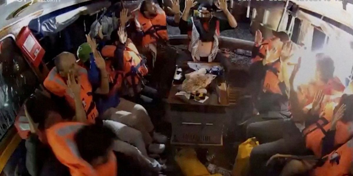 Israel intercepta las 44 embarcaciones que integraban la Flotilla y detiene a su tripulación