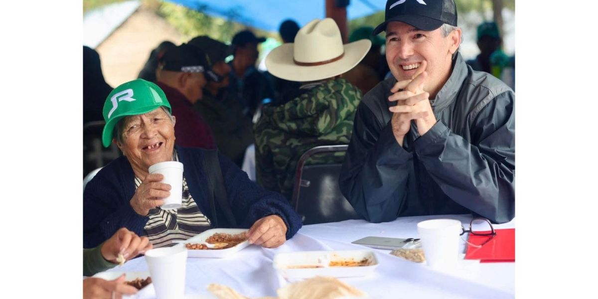 “JR” se reúne con pobladores de Miquihuana y La Marcela