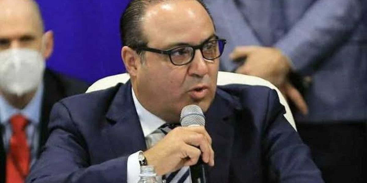Va Fiscalía Anticorrupción contra exfuncionario de Desarrollo Económico por irregularidades millonarias
