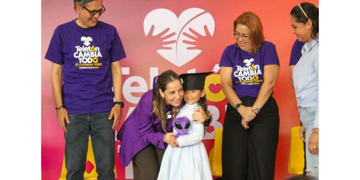 Dunia Marón madrina de 46 niñas y niños que egresan del CRIT Tamaulipas