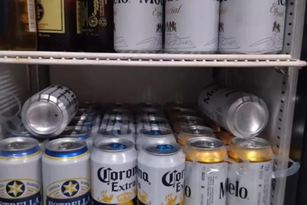 Clausuran negocios por irregularidades en venta de alcohol