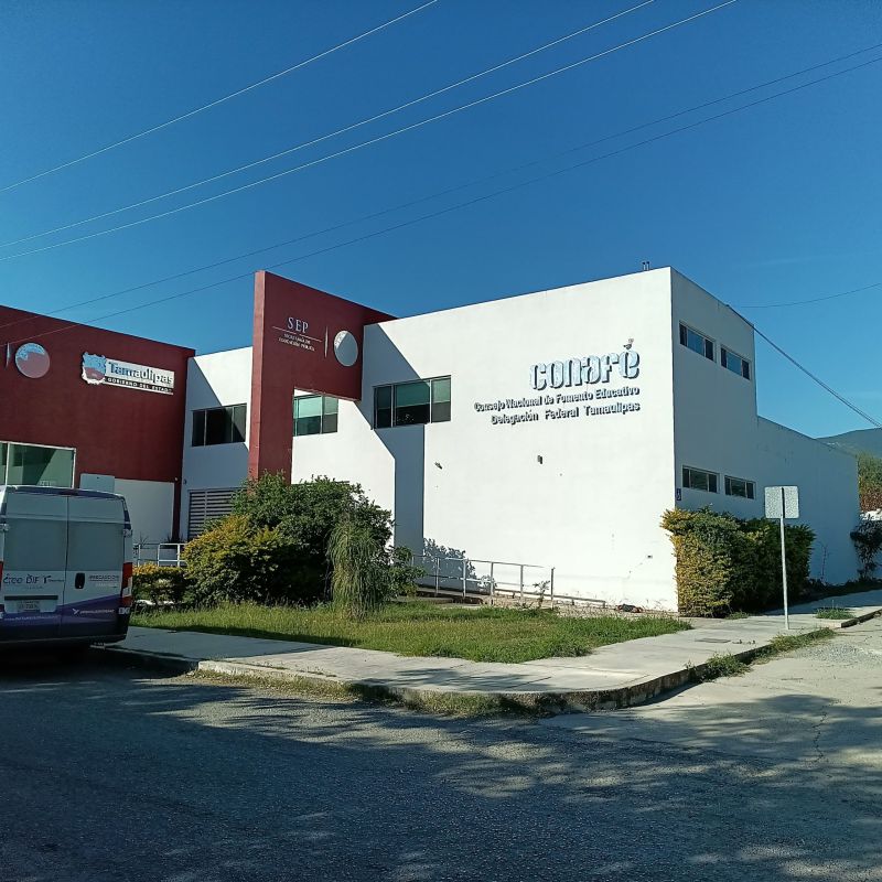 Protestan trabajadores del Conafe ante recortes y rezagos laborales