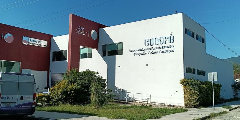 Protestan trabajadores del Conafe ante recortes y rezagos laborales