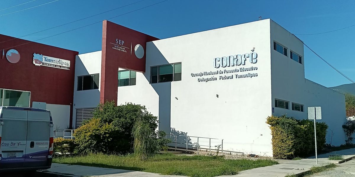 Protestan trabajadores del Conafe ante recortes y rezagos laborales