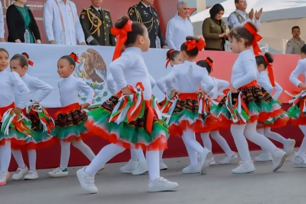 Participarán 43 contingentes en el desfile de la Revolución Mexicana
