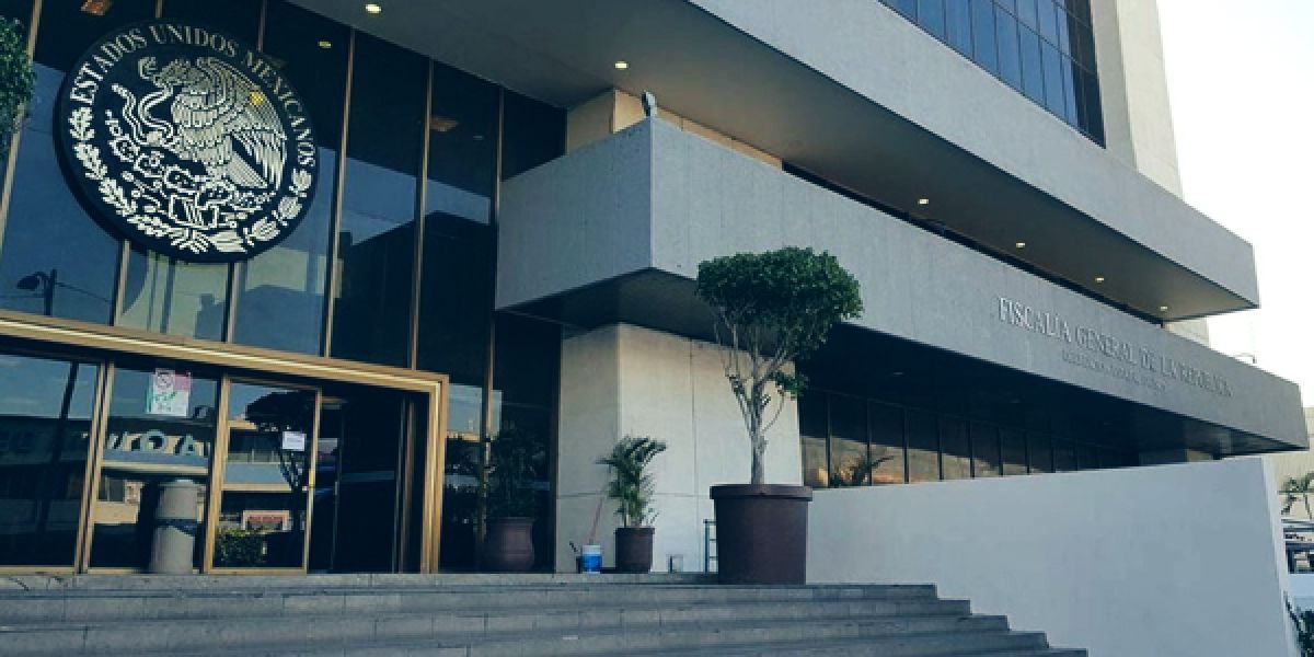 FGR recibirá en unos momentos la denuncia que presentará el diputado Humberto Prieto contra Cabeza de Vaca