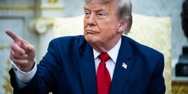 Trump amenaza con cambiar el nombre del Lago Ontario