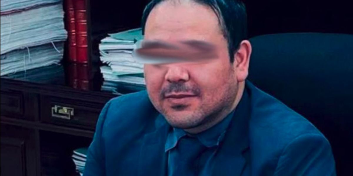 Vinculan a proceso a juez que otorgó amparos a Cabeza de Vaca