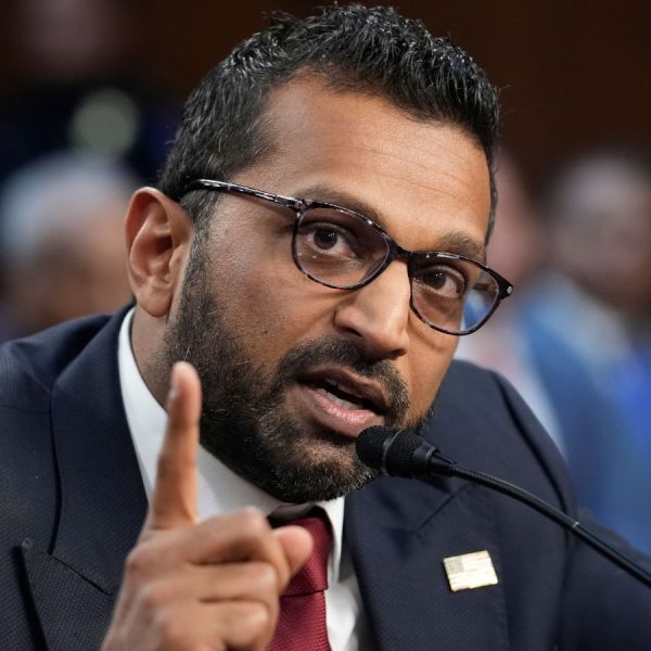 Acusan al director del FBI de conducta errática y abuso de alcohol