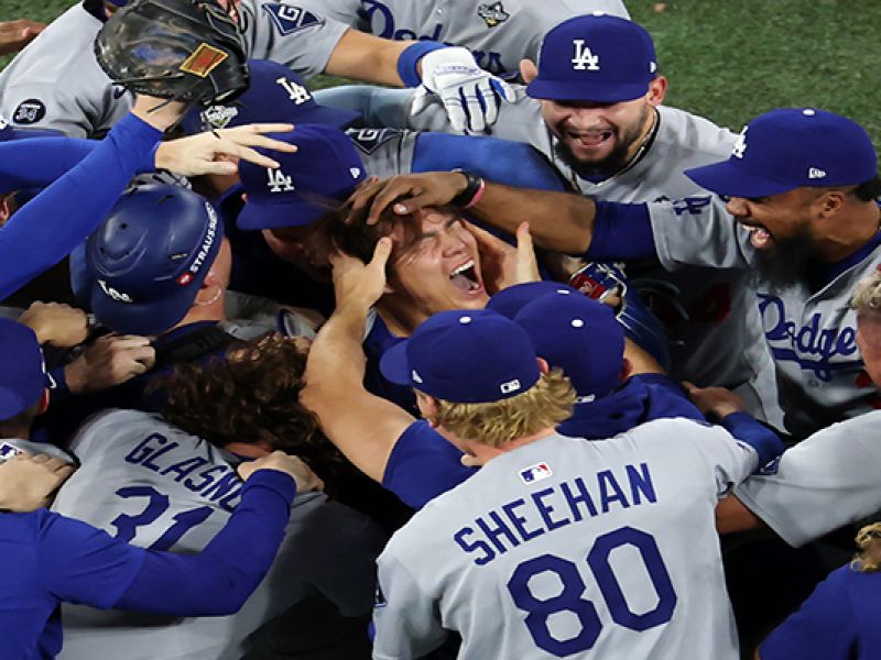 Dodgers bucampeon de la Serie Mundial al vencer a Toronto en extra innings