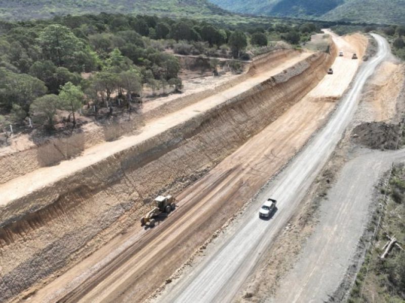 Habrá otra carretera de cuota; se aplicará al transporte de carga