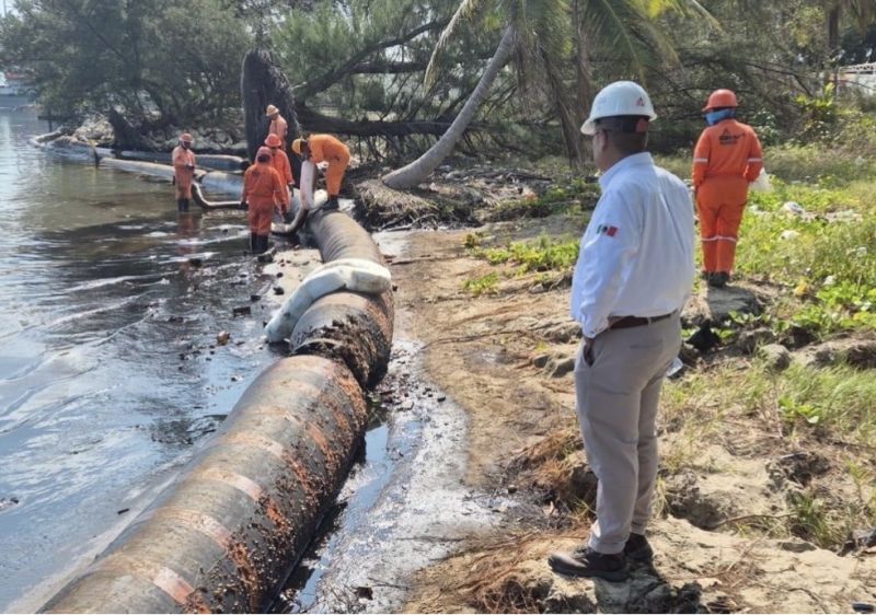 Vive Pemex un 2026 negro: Ola de incendios y derrames