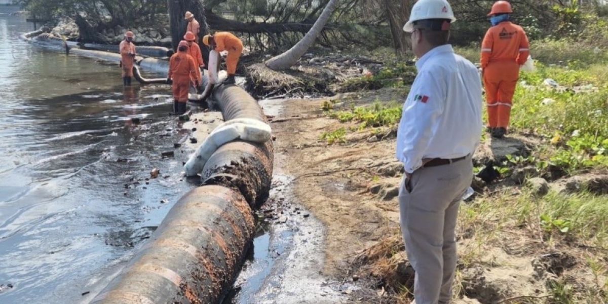 Vive Pemex un 2026 negro: Ola de incendios y derrames