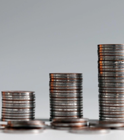 Estiman aumento del 12% del salario mínimo en 2027