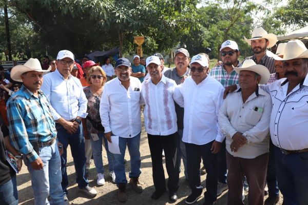 Armando Martínez se posiciona entre los 10 alcaldes mejor evaluados del país